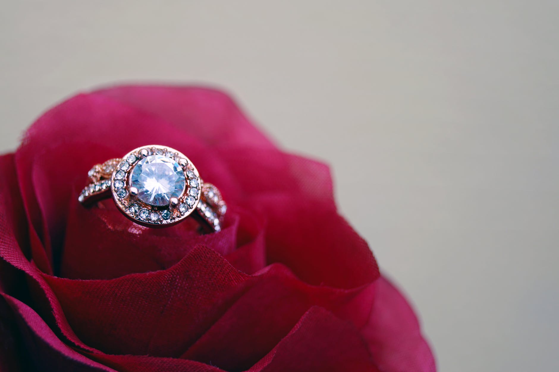 El Diamante Conmemorativo Y Su Ascenso En La Industria Funeraria