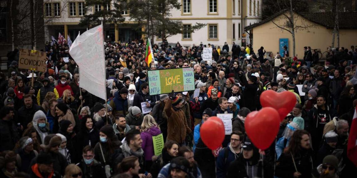 Wealthy nations ease restrictions as COVID-19 deaths cross 4 million mark: WHO