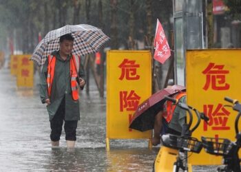 12 dead, 5 injured as torrential rains flood subway in China’s Zhengzhou; hundreds rescued