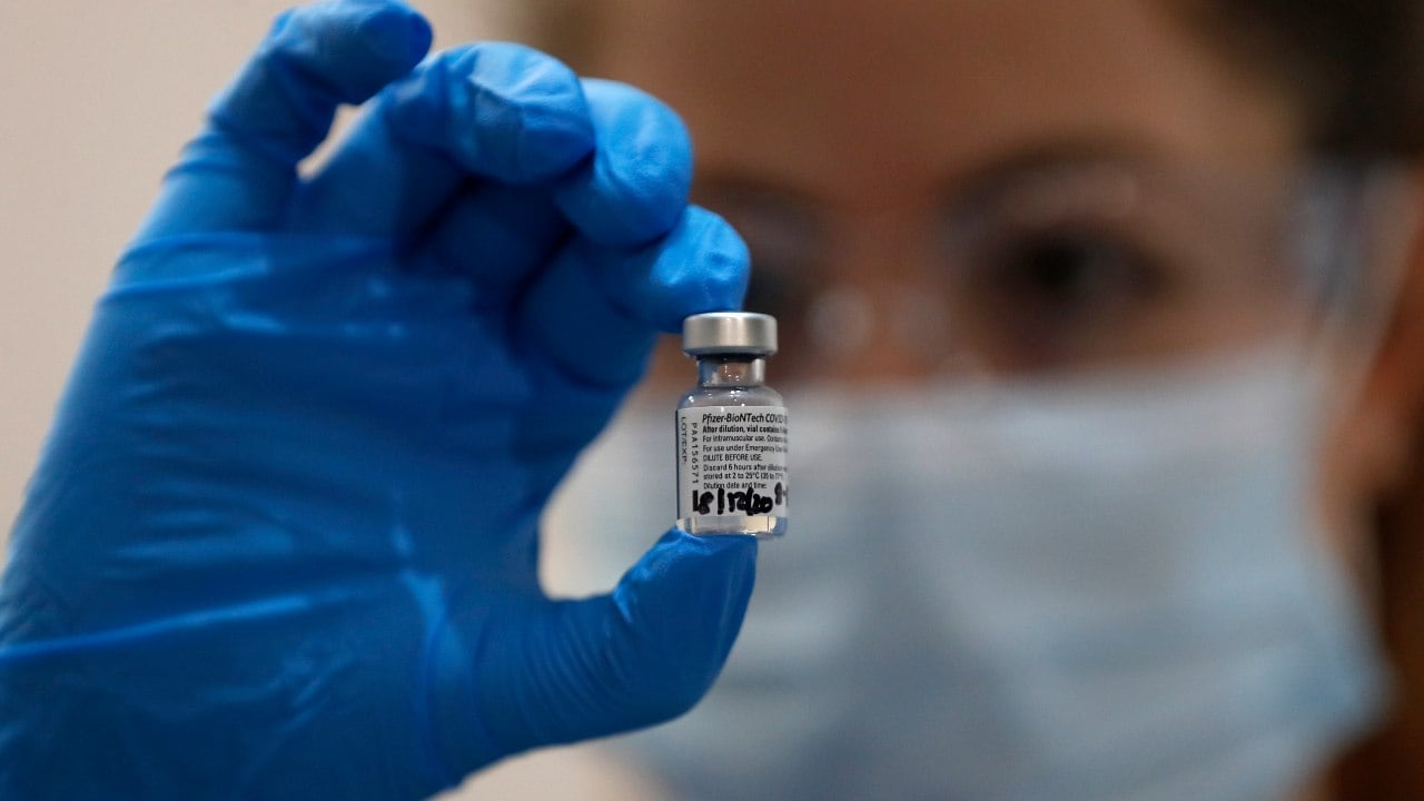 La efectividad de la vacuna COIVD-19 de AstraZeneca dura más que el estudio encontrado por Pfizer