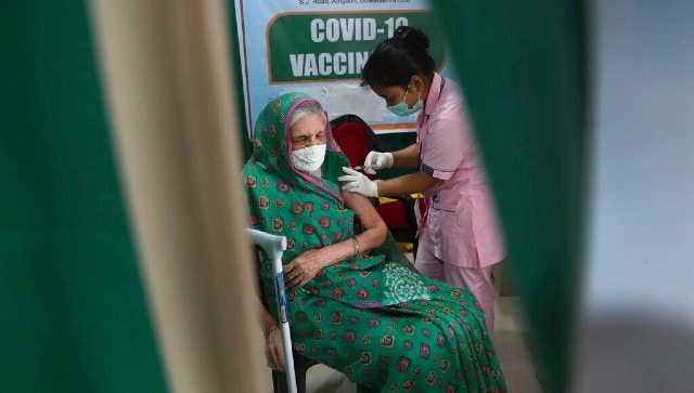 Las vacunas COVID-19 rompen un nuevo récord a medida que India supera la marca de un crore
