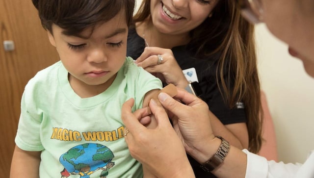 Esperamos comenzar a vacunar a los niños de 5 a 11 años para fines de 2021, dice el director de vacunas de la FDA.