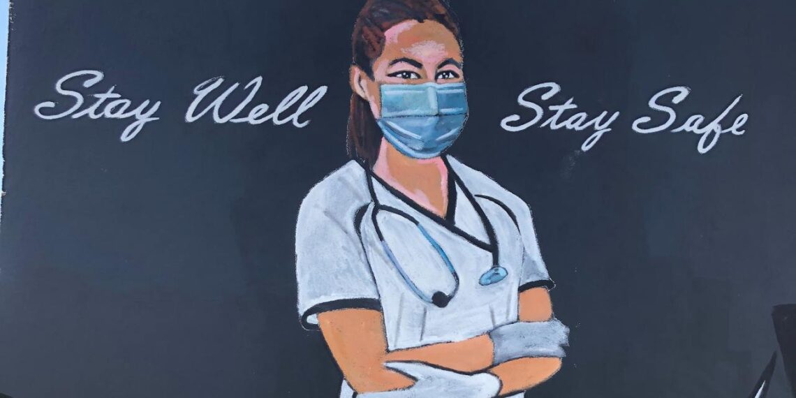 COVID-19 Verificación de hechos: ¿Me protege una máscara de infecciones si soy la única persona que usa una en interiores?