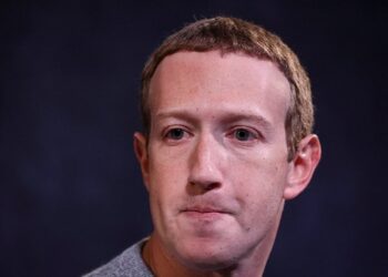 Conmocionado por la interrupción más prolongada de Facebook y las revelaciones de los denunciantes, Mark Zuckerberg pierde $ 7 mil millones en horas - Technology News, Firstpost
