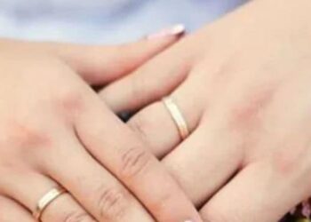 Couple gets married at US-Canada border to allow bride's family to attend wedding amid COVID-19 curbs