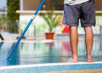 mantener una piscina limpia