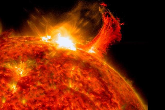 Nuevas imágenes muestra una llamarada solar 