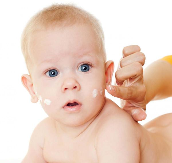 Consejos para proteger la piel de un bebé