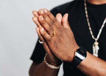 4 consejos que te ayudarán a elegir el anillo ideal
