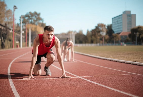 Atletas haciendo deporte