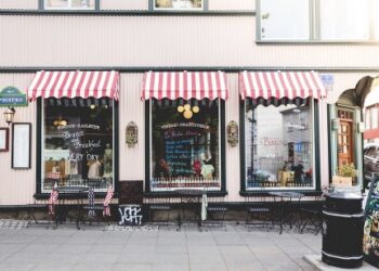 La rotulación de negocios y escaparates en navidad incentiva las ventas y el consumo