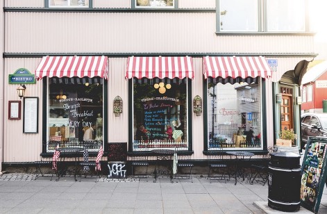 La rotulación de negocios y escaparates en navidad incentiva las ventas y el consumo