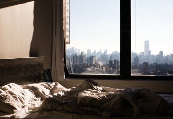 Habitacion con cama con vistas