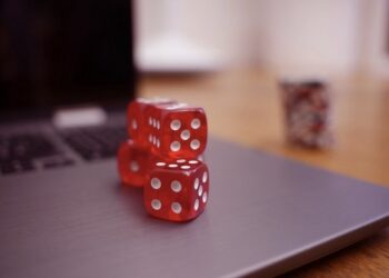 ¿Cómo jugar en un casino sin salir de casa?