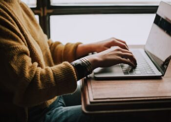 Mejora tu futuro estudiando en una universidad virtual