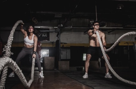 Practicar ciclismo y crossfit ayudan a estar en forma e integralmente saludables