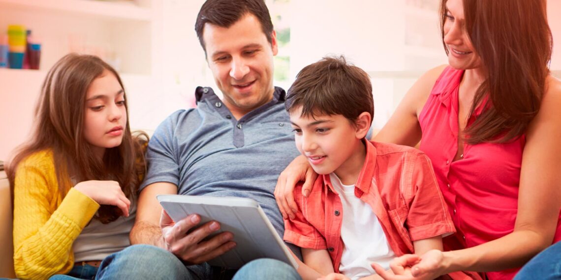 Fortaleciendo lazos familiares: Cómo fomentar la comunicación en el hogar