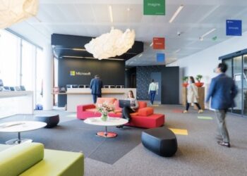 Techos metálicos en oficinas: ¿cómo mantenerlos en perfecto estado?