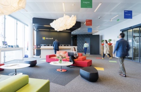 Techos metálicos en oficinas: ¿cómo mantenerlos en perfecto estado?