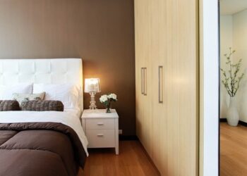 Habitación con armario empotrado