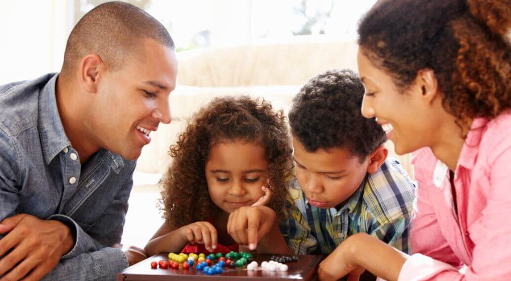 Consejos para enseñar a los niños a trabajar en equipo desde casa