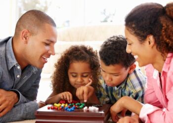 Consejos para enseñar a los niños a trabajar en equipo desde casa