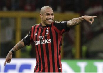 Nigel de Jong es un centrocampista agresivo