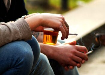 Por qué es importante evitar el tabaco y el alcohol para tu salud