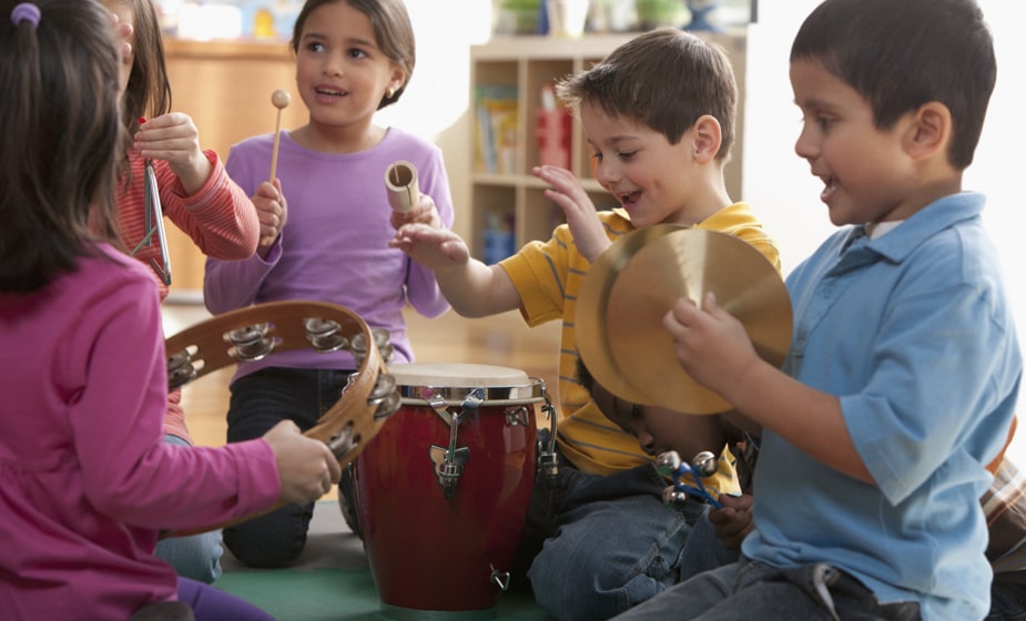 ¿Cómo las canciones y rimas pueden ayudar a los niños a aprender el lenguaje?
