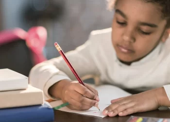 La escritura es una excelente herramienta para fomentar la creatividad de los estudiantes.