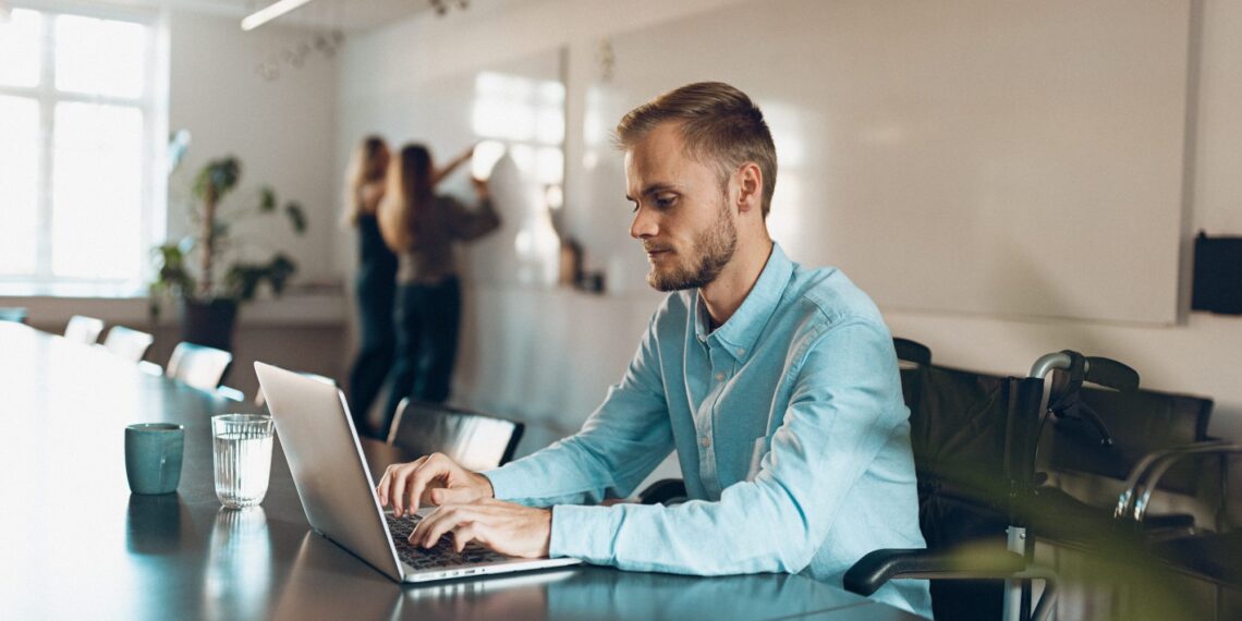 Cómo optimizar la jornada laboral con un sistema de control horario y gestión del tiempo como VisualTime de Cegid