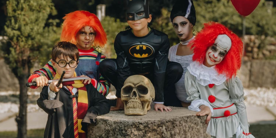 Inspiración en grupo: los disfraces de Halloween más divertidos para familias