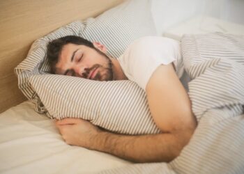 Niño durmiendo plácidamente