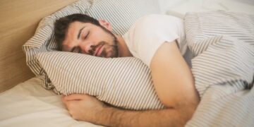 Niño durmiendo plácidamente