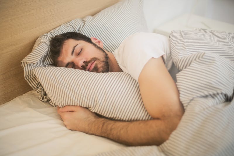 Niño durmiendo plácidamente