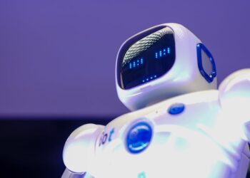 Niños aprendiendo robótica educativa