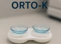 Ver bien sin gafas durante el día: qué son las lentillas orto-k y por qué cada vez más familias las eligen para sus hijos