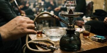 Ritual de humo y caladas: el secreto para una sesión de shisha perfecta