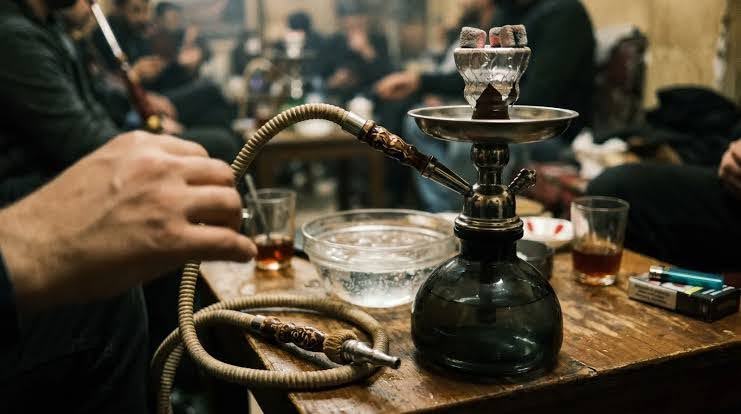 Ritual de humo y caladas: el secreto para una sesión de shisha perfecta